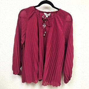 Davi & Dani - Elegant Burgundy Pleated Blouse - Small
